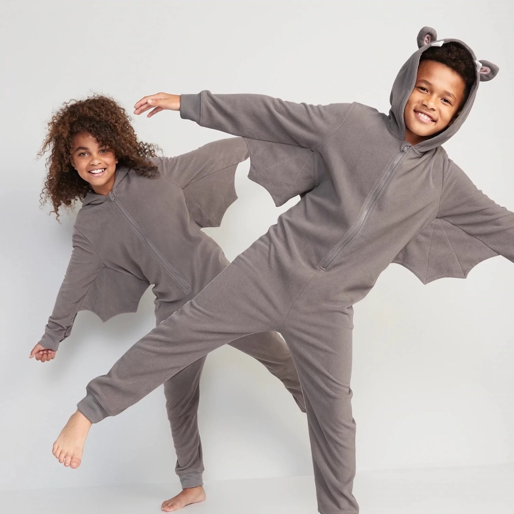 Old Navy Kids Bat Pajamas - Size M - used